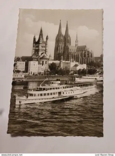 Rheindampfer vor Köln