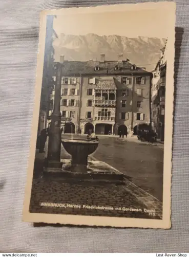 Innsbruck - Herzog Friedrichsstrasse mit goldenem Dach