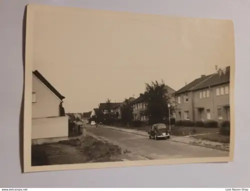 Auto in Wohnsiedlung