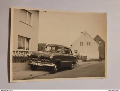 Alter Ford am Haus (2)