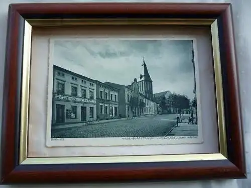 [Echtfotokarte schwarz/weiß] Garnsee - Hindenburgstrasse und Evangelische Kirche. 