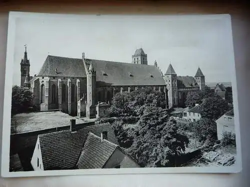 [Echtfotokarte schwarz/weiß] Marienwerder Dom und Schloß vom Norden. Schloss des Deutsch-Ritterordens, 1233 begonnen, Domkirche des Bistums Pomesanien seit 1285,
Künstler: Staatliche Bildstelle. Verlagsangaben: Berlin, Deutscher Kunstverlag. 