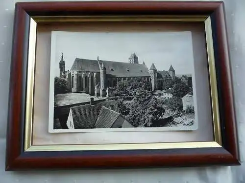 [Echtfotokarte schwarz/weiß] Marienwerder Dom und Schloß vom Norden. Schloss des Deutsch-Ritterordens, 1233 begonnen, Domkirche des Bistums Pomesanien seit 1285,
Künstler: Staatliche Bildstelle. Verlagsangaben: Berlin, Deutscher Kunstverlag. 