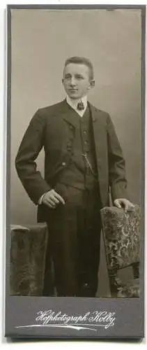 junger Mann im Anzug - um 1900 - Hofphotograph Kolby
