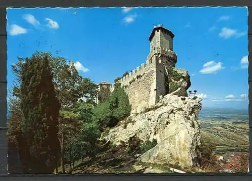 (695) San Marino Ansichtskarte San Marino - Berg    / diverse Sondermarken