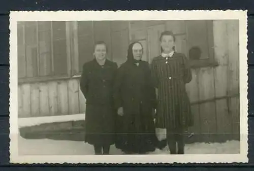 (3678) Familienfoto, Deutschland ca. um 1940? - s/w- Agfa-Foto - n. gel.