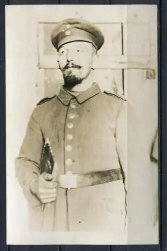 (03668) Soldat in Uniform - s/w - n. gel.