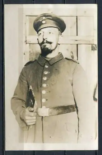 (03663) Soldat in Uniform - s/w - n. gel.