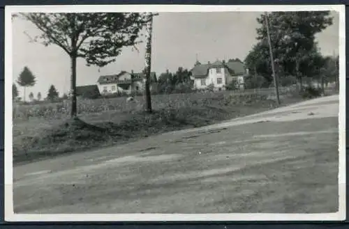 (3557) unbekannte Dorfstraße - markante Häuser -  Echt Foto