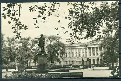 (2604) UdSSR / Leningrad / Platz der Künste mit Puschkin-Denkmal - gel. 1973