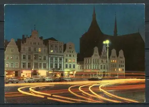 (1396) Rostock bei Nacht / Ernst-Thälmann-Platz / Pkw - n. gel. - DDR - Bild und Heimat