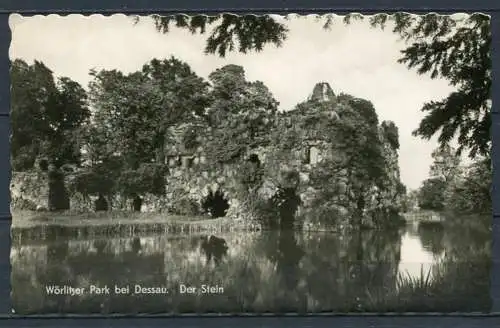 (0444) Wörlitzer Park bei Dessau / Der Stein - Echte Fotografie - gel. 1957 - DDR - T 114/57