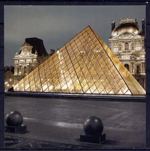 (5943**) Paris - unbeschrieben / Frankreich Pyramides de nuit