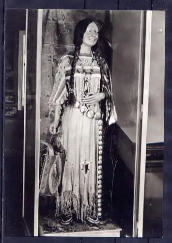 (5957) Radebeul - unbeschrieben / Sachsen Indianer-Museum Schwarzfuß - Indianerin