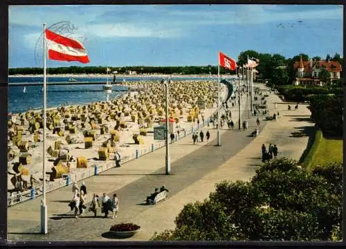 [Echtfotokarte farbig] 129 * OSTSEEHEILBAD TRAVEMÜNDE * PROMENADE MIT STRAND **!!. 