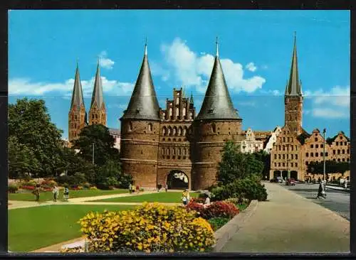 [Echtfotokarte farbig] 126 * HANSESTADT LÜBECK * BLICK AUF ST.MARIE, HOLSTENTOR UND ST.PETRI **!!. 