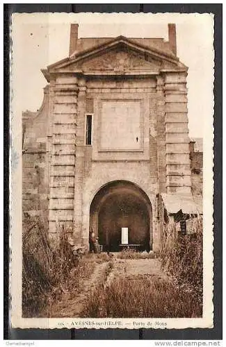 [Echtfotokarte schwarz/weiß] 337 * AVESNES-SUR-HELPE * PORTE DE MONS **!!. 