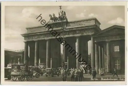 Berlin - Brandenburger Tor - Verkehr - Foto-Ansichtskarte - Verlag I. W. B. Nr. 207