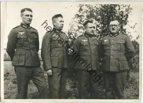 Soldaten - Flieger in Uniform - Foto-Ansichtskarte