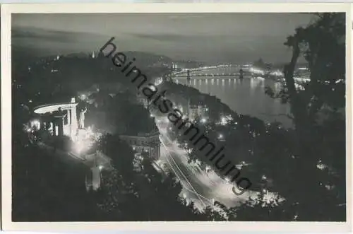 Budapest - Panorama in Abendbeleuchtung - Foto-Ansichtskarte