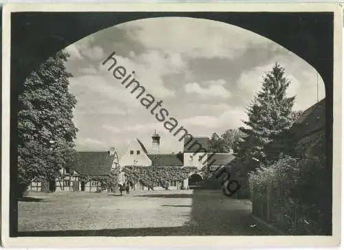 Jagdschloss Grunewald - Blick durch das Tor auf Schlosshof und Wirtschaftsgebäude - Foto-Ansichtskarte