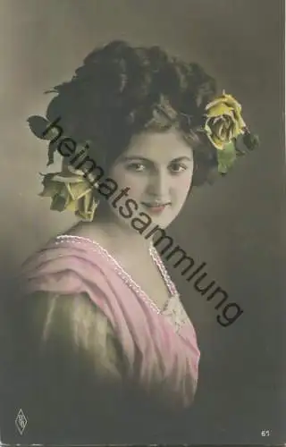 Junge Frau mit Rosen im Haar - Verlag PFB Paul Fink Berlin 61 - koloriert gel. 1910