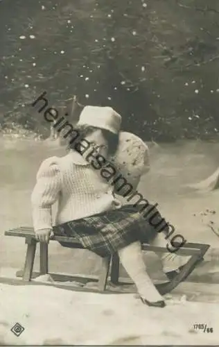 Mädchen mit Schlitten im Schnee - Verlag PC 1765/66 gel. 1910