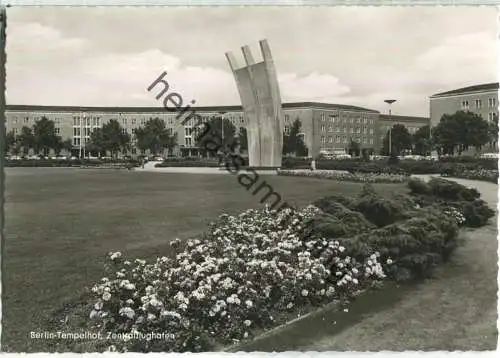 Berlin - Tempelhof - Zentralflughafen - Foto-Ansichtskarte - Verlag Kunst und Bild Berlin