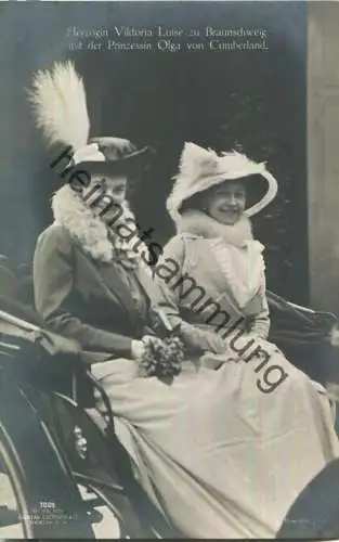 Herzogin Victoria Luise zu Braunschweig mit der Prinzessin Olga von Cumberland - Verlag Gustav Liersch Berlin