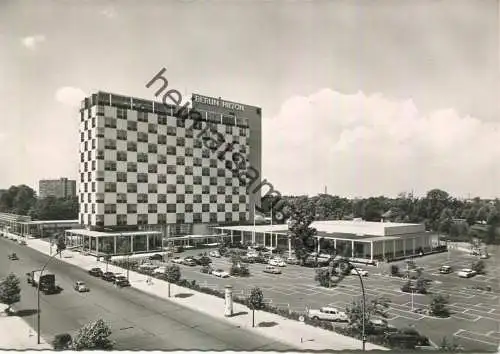 Berlin - Berlin - Hilton Hotel - Eingangsseite - Foto-AK Grossformat - Hans Andres Verlag Berlin