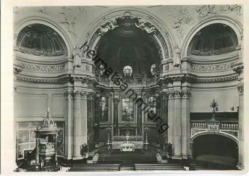 Berlin - Blick auf den Altar - Foto-Ansichtskarte - Deutscher Kunstverlag Berlin