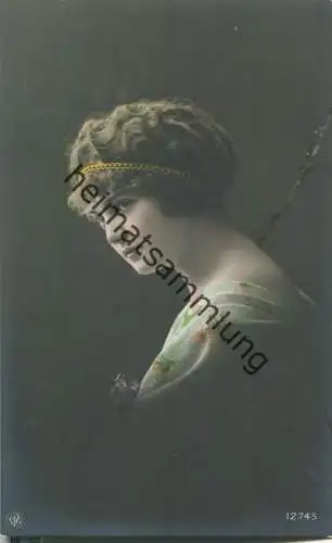 Junge Frau - Verlag NPG 12745 - handkoloriert