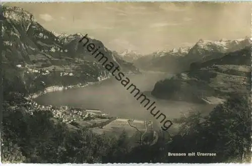 Brunnen mit Urnersee - Foto-Ansichtskarte - Verlag Globetrotter GmbH Luzern