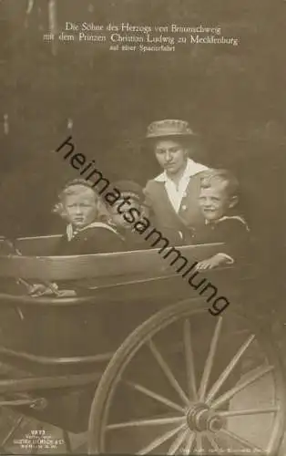 Die Söhne des Herzogs von Braunschweig mit dem Prinzen Christian Ludwig zu Mecklenburg - Phot. S. Sborowitz Berlin - Ver