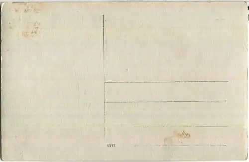 Soldat - Portraitaufnahme - Uniform - Gewehr