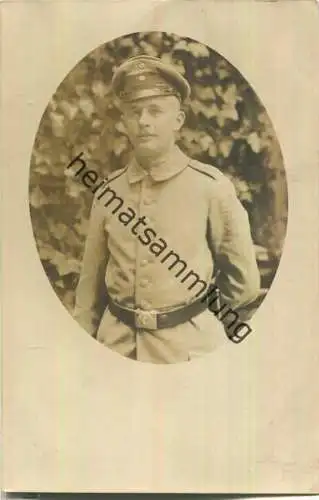 Soldat - Portraitaufnahme - Uniform