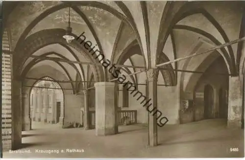 Stralsund - Kreuzgang am Rathaus - Foto-Ansichtskarte 30er Jahre - Verlag H. Rubin & Co Dresden