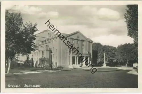 Stralsund - Stadttheater - Foto-Ansichtskarte 30er Jahre