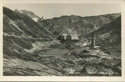 Grand St. Bernard - Hospice - le lac et le Statue - Foto-AK - Edition Georges Jaeger Geneve