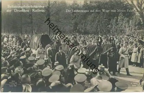 Beisetzungsfeierlichkeiten der Deutschen Kaiserin - Der Leichenwagen auf dem Weg zum Neuen Palais