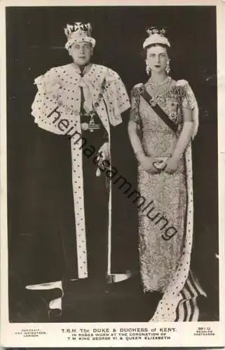 T. R. H. The Duke and Duchess of Kent in Robes worn at the Coronation of T. M. King George VI. et Queen Elisabeth