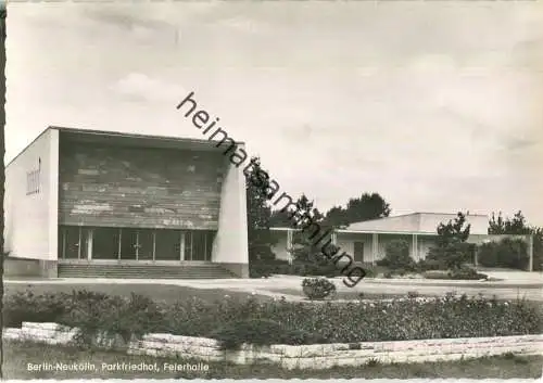 Berlin-Neukölln - Parkfriedhof - Feierhalle - Foto-Ansichtskarte - Verlag Gutschmidt Berlin