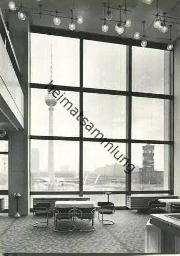 Berlin - Palast der Republik - Blick aus dem 4. Geschoss auf den Fernsehturm und das Rote Rathaus - Foto-AK