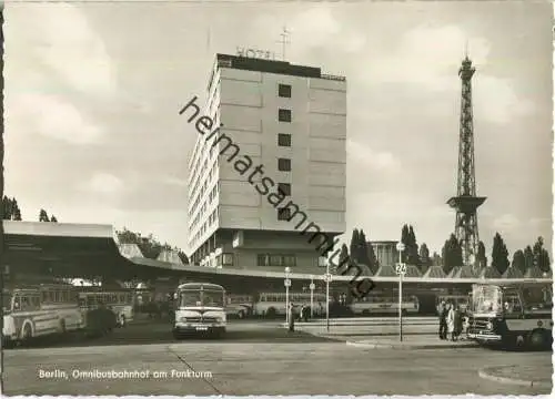 Berlin - Busbahnhof am Funkturm - Foto-Ansichtskarte - Verlag Kunst und Bild Berlin