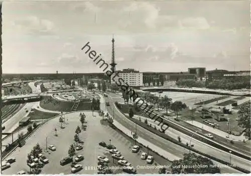 Berlin - Stadtautobahn - Omnibusbahnhof und Messegelände mit Funkturm - Verlag Kunst und Bild Berlin