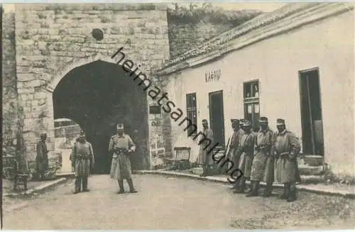 Belgrad - Österreichisch-Ungarische Wache im Schlosshof des Konaks - Verlag J. Perscheid Wien