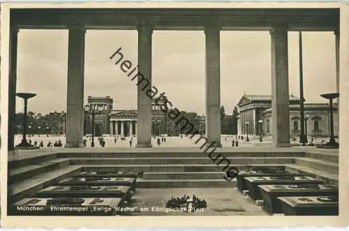 München - Ehrentempel - Ewige Wache am Königlichen Platz - Foto-AK 30er Jahre - Verlag Emil Köhn München