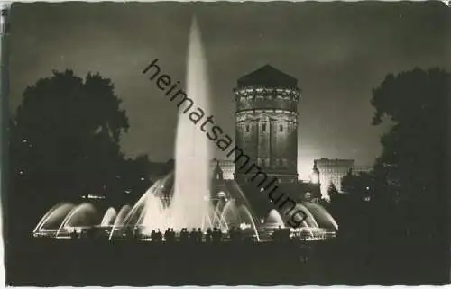 Mannheim - Leuchtfontäne am Wasserturm - Foto-Ansichtskarte - Dr. Hans Knöpfel Verlag Heilbronn