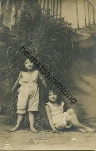 zwei Mädchen - Foto-AK gel. 1909