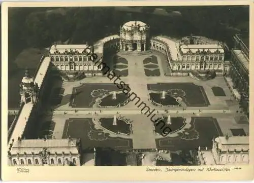 Dresden - Zwingeranlagen mit Wasserpavillon - vor der Zerstörung durch anglo-amerikanische Bomber - Foto-Handabzug